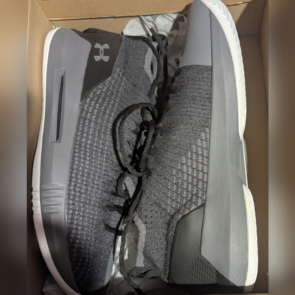 Under Armour Men's Heat Seeker Basketball Shoe, - Picture 2 of 3